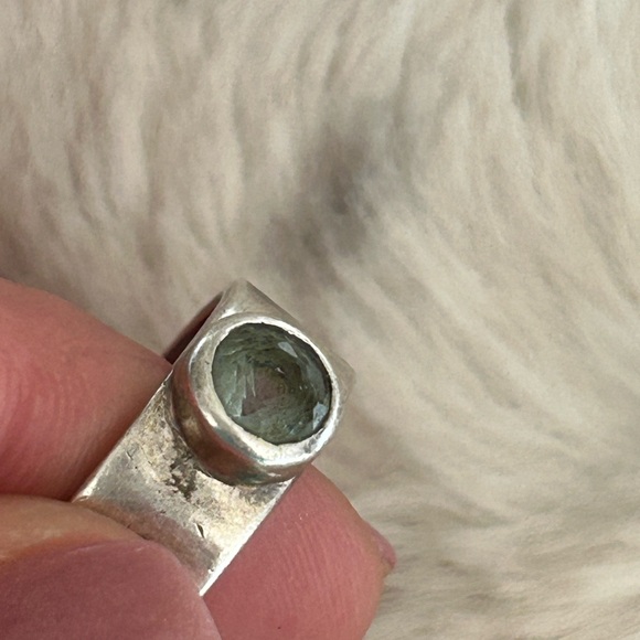Sterling Silver Aquamarine Dot Gemstone Ring Band Ring Size 8 - Picture 6 of 7